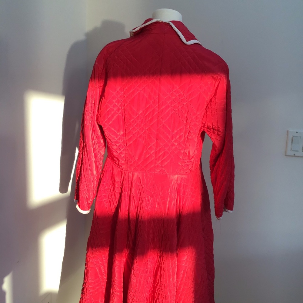 Vintage Raymond Red Quilted Robe - Picture 3 of 10